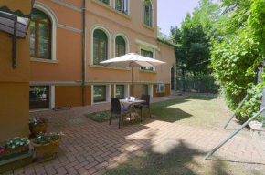 Venice-Lido apartment with an esclusive garden Lido Di Venezia